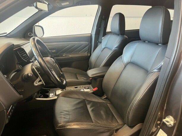 mitsubishi-outlander-elektrisitetbensin-2019-big-30