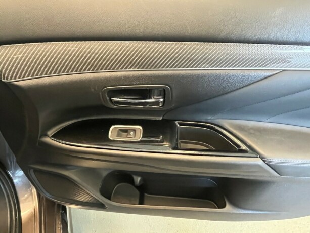 mitsubishi-outlander-elektrisitetbensin-2019-big-9