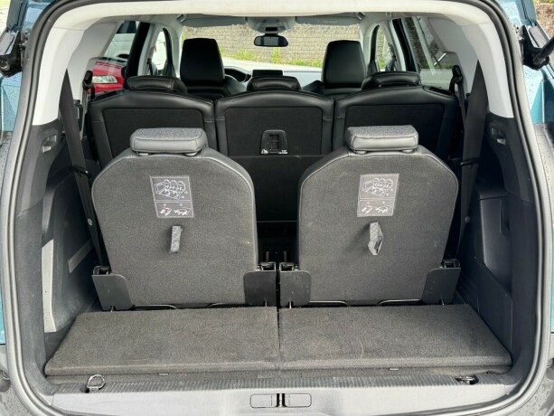 peugeot-5008-bensin-2018-big-14