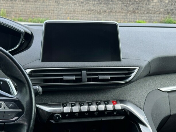 peugeot-5008-bensin-2018-big-8