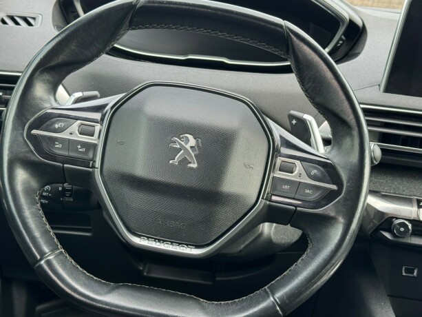 peugeot-5008-bensin-2018-big-10