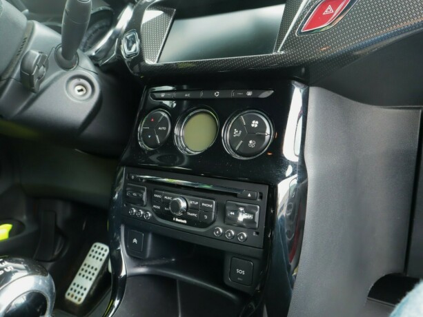 citroen-ds3-diesel-2013-big-10