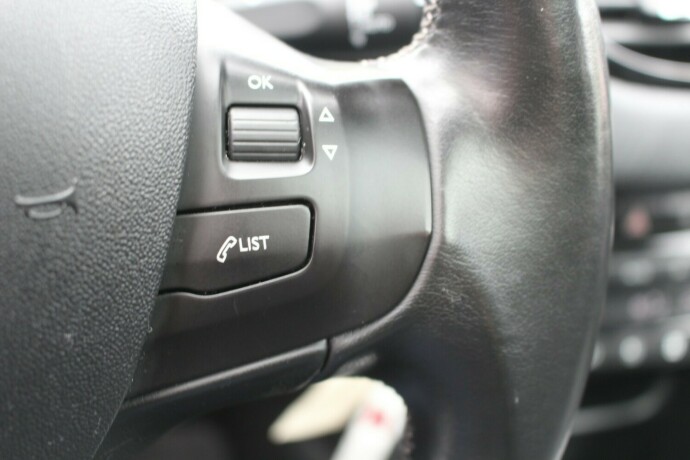 peugeot-2008-diesel-2014-big-12