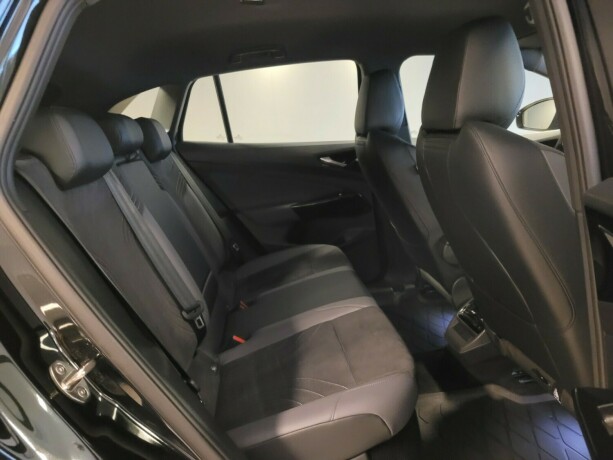 volkswagen-id4-elektrisitet-2022-big-18