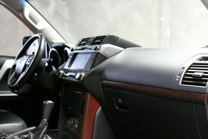 toyota-land-cruiser-diesel-2015-big-6