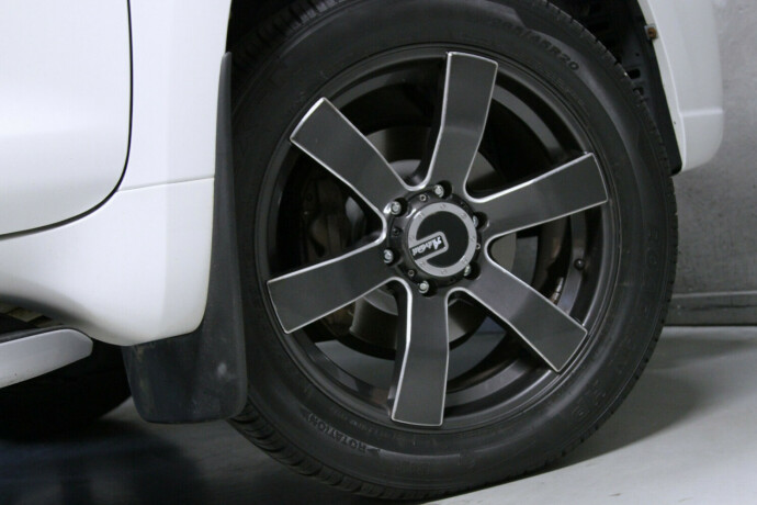 toyota-land-cruiser-diesel-2015-big-34