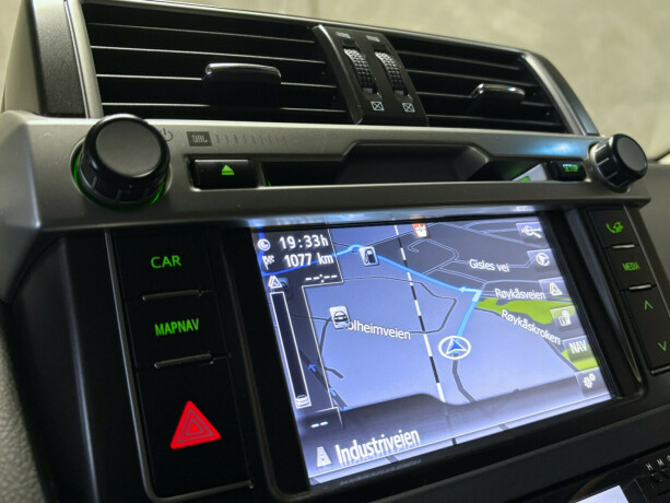 toyota-land-cruiser-diesel-2015-big-8