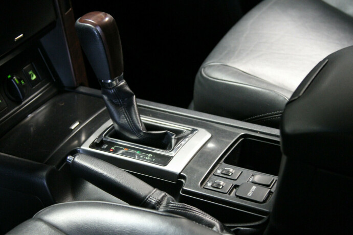 toyota-land-cruiser-diesel-2015-big-14
