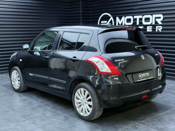suzuki-swift-bensin-2011-big-1