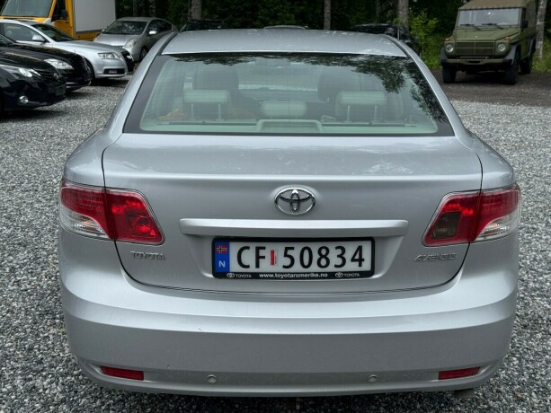 toyota-avensis-diesel-2009-big-5