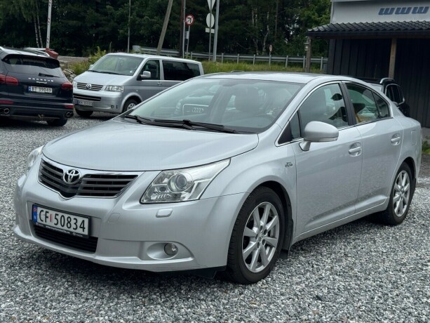 toyota-avensis-diesel-2009-big-2