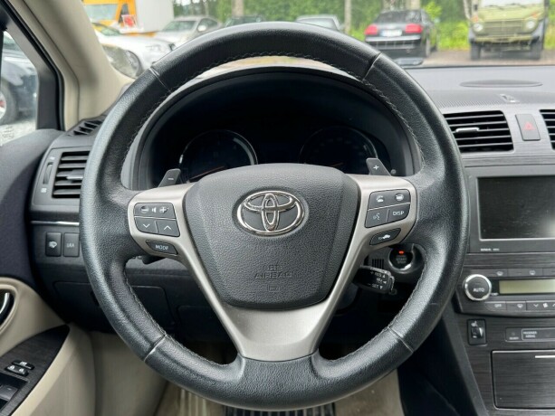 toyota-avensis-diesel-2009-big-12