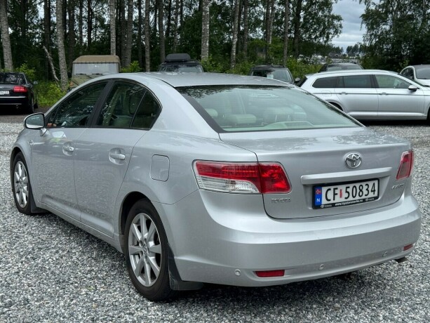 toyota-avensis-diesel-2009-big-4