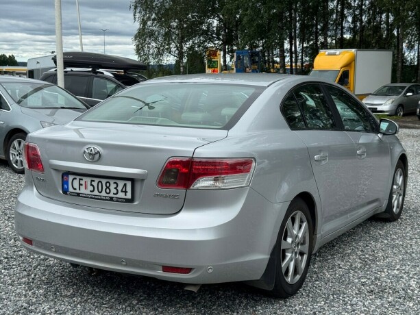 toyota-avensis-diesel-2009-big-6