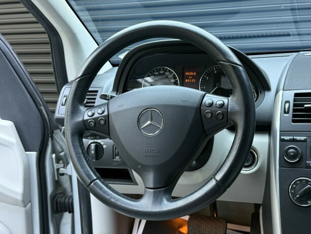 mercedes-benz-a-klasse-bensin-2011-big-12