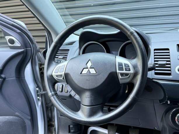 mitsubishi-lancer-diesel-2013-big-13