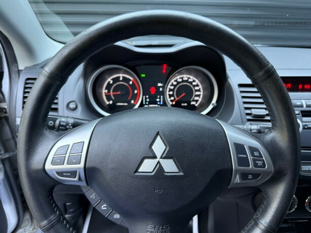mitsubishi-lancer-diesel-2013-big-14