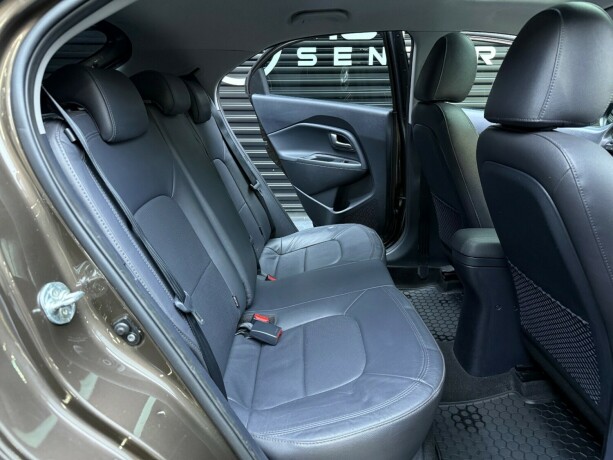 kia-rio-bensin-2013-big-29