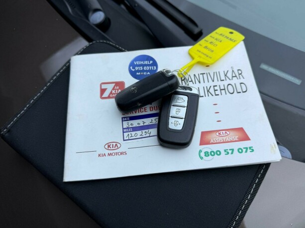 kia-rio-bensin-2013-big-32