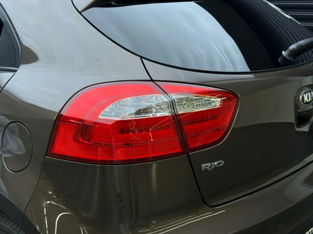 kia-rio-bensin-2013-big-7