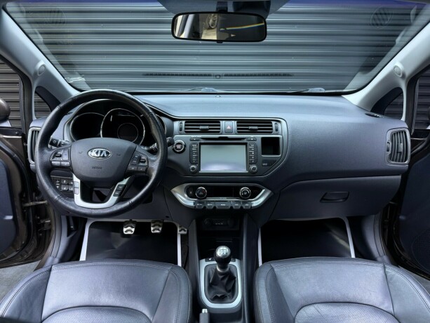 kia-rio-bensin-2013-big-10