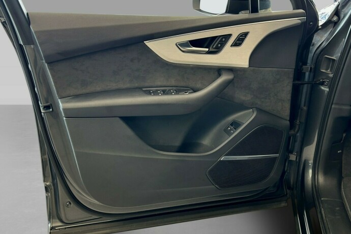 audi-q7-plug-in-petrol-2021-big-7