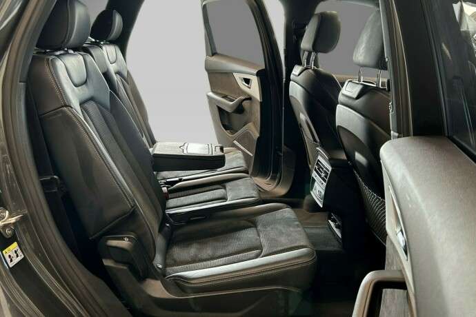 audi-q7-plug-in-petrol-2021-big-17