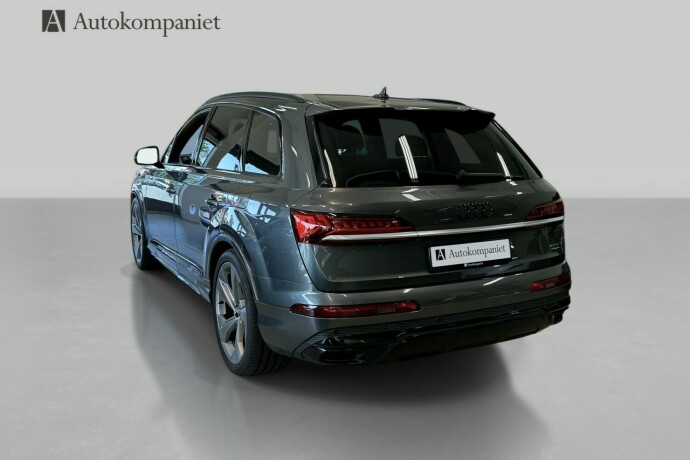 audi-q7-plug-in-petrol-2021-big-3