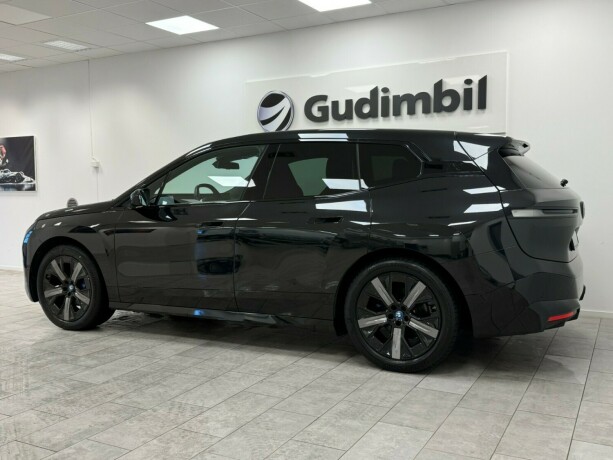 bmw-ix-xdrive-40-elektrisitet-2022-big-2