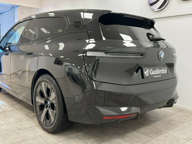 bmw-ix-xdrive-40-elektrisitet-2022-big-3
