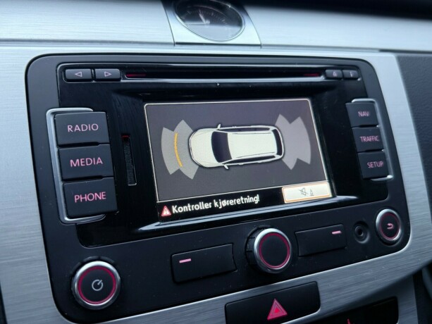 volkswagen-passat-alltrack-diesel-2013-big-24