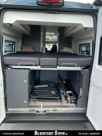 adria-twin-640-slb-diesel-2025-big-28