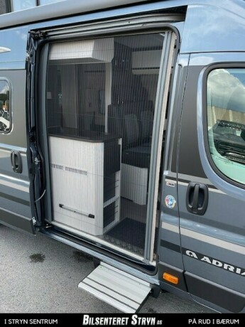 adria-twin-640-slb-diesel-2025-big-20