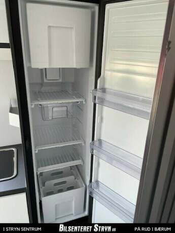 adria-twin-640-slb-diesel-2025-big-15