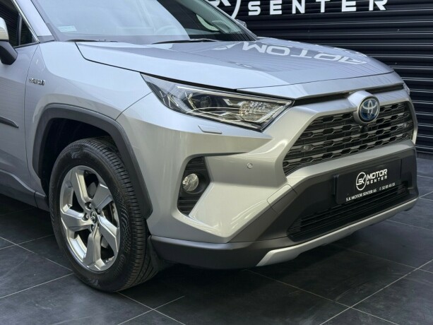 toyota-rav4-elektrisitetbensin-2019-big-2