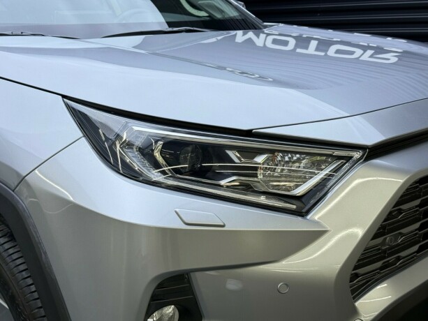 toyota-rav4-elektrisitetbensin-2019-big-3