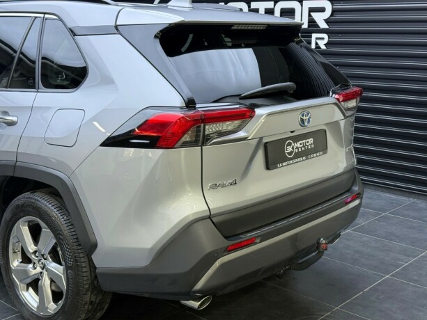 toyota-rav4-elektrisitetbensin-2019-big-5