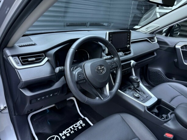 toyota-rav4-elektrisitetbensin-2019-big-10