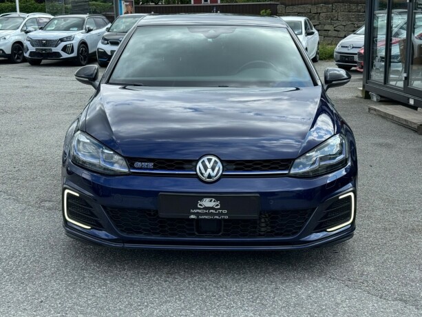 volkswagen-golf-elektrisitetbensin-2017-big-1