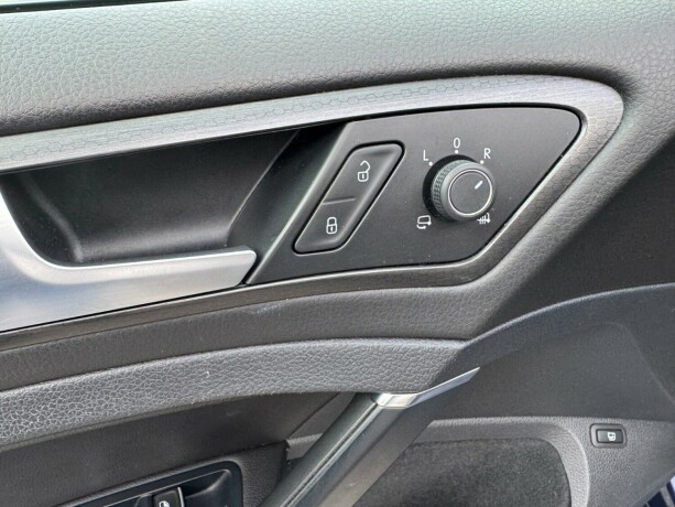 volkswagen-golf-elektrisitetbensin-2017-big-17