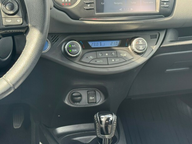 toyota-yaris-elektrisitetbensin-2018-big-11
