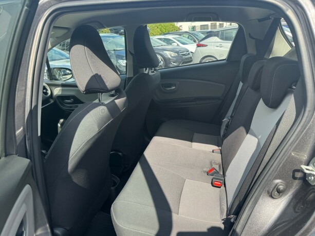 toyota-yaris-elektrisitetbensin-2018-big-14
