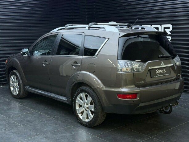 mitsubishi-outlander-diesel-2011-big-1