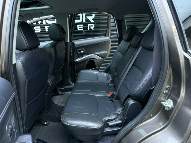 mitsubishi-outlander-diesel-2011-big-27