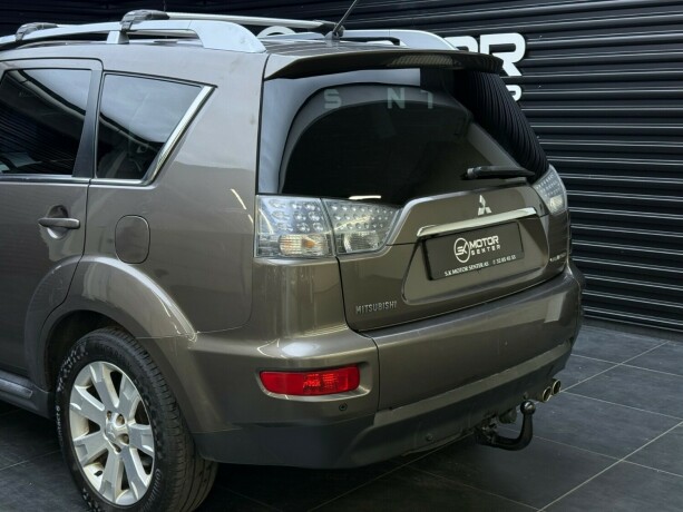 mitsubishi-outlander-diesel-2011-big-6