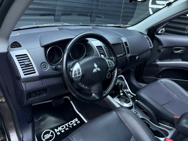mitsubishi-outlander-diesel-2011-big-10