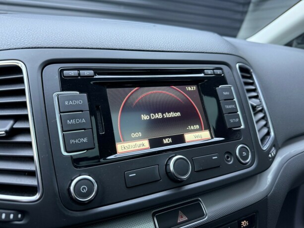 volkswagen-sharan-diesel-2015-big-21