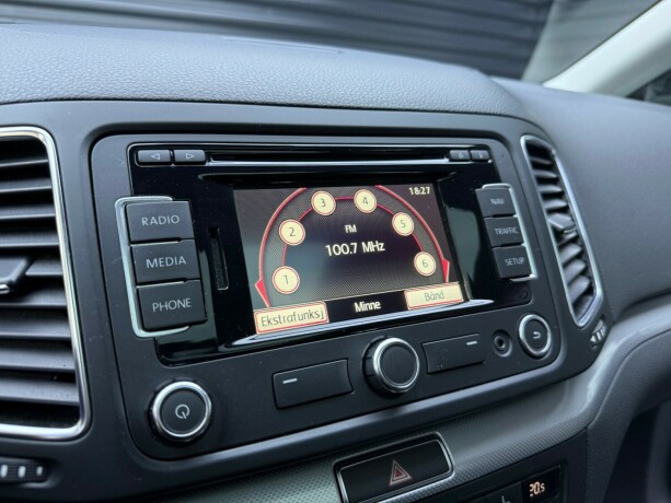 volkswagen-sharan-diesel-2015-big-18