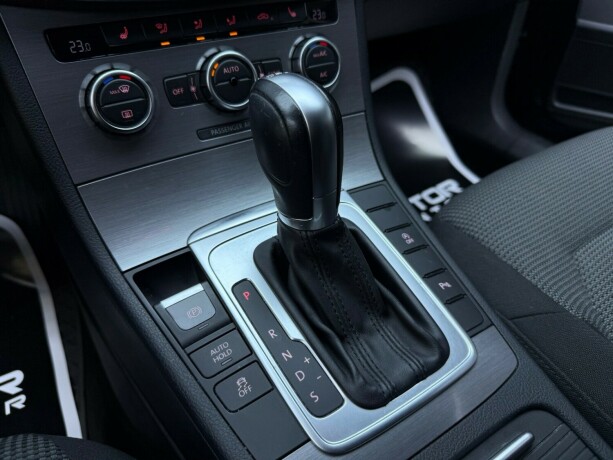 volkswagen-passat-bensin-2015-big-22