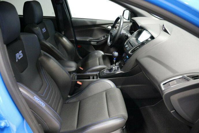ford-focus-bensin-2018-big-11